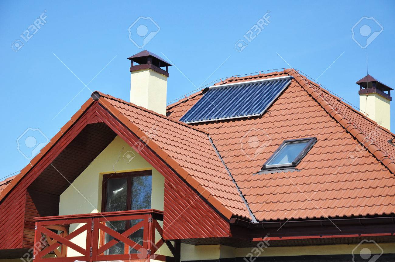 Solare Wasser Flachenheizung Auf Roten Fliesenboden Dach Haus Mit