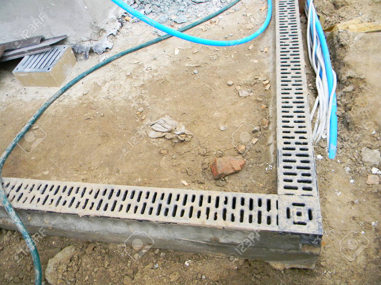 rainwater drainage system installation installing drainage system house drainage system