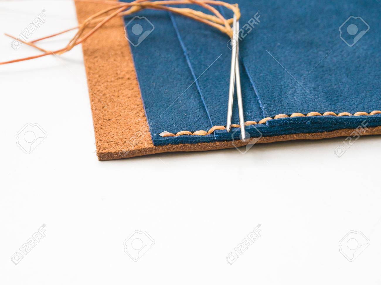 Como Hacer Que El Hombre Cartera De Cuero Hecho A Mano Sobre Fondo