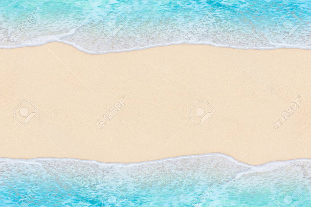 白砂のビーチに青い海の柔らかい波 抽象的な自然の背景 の写真素材 画像素材 Image