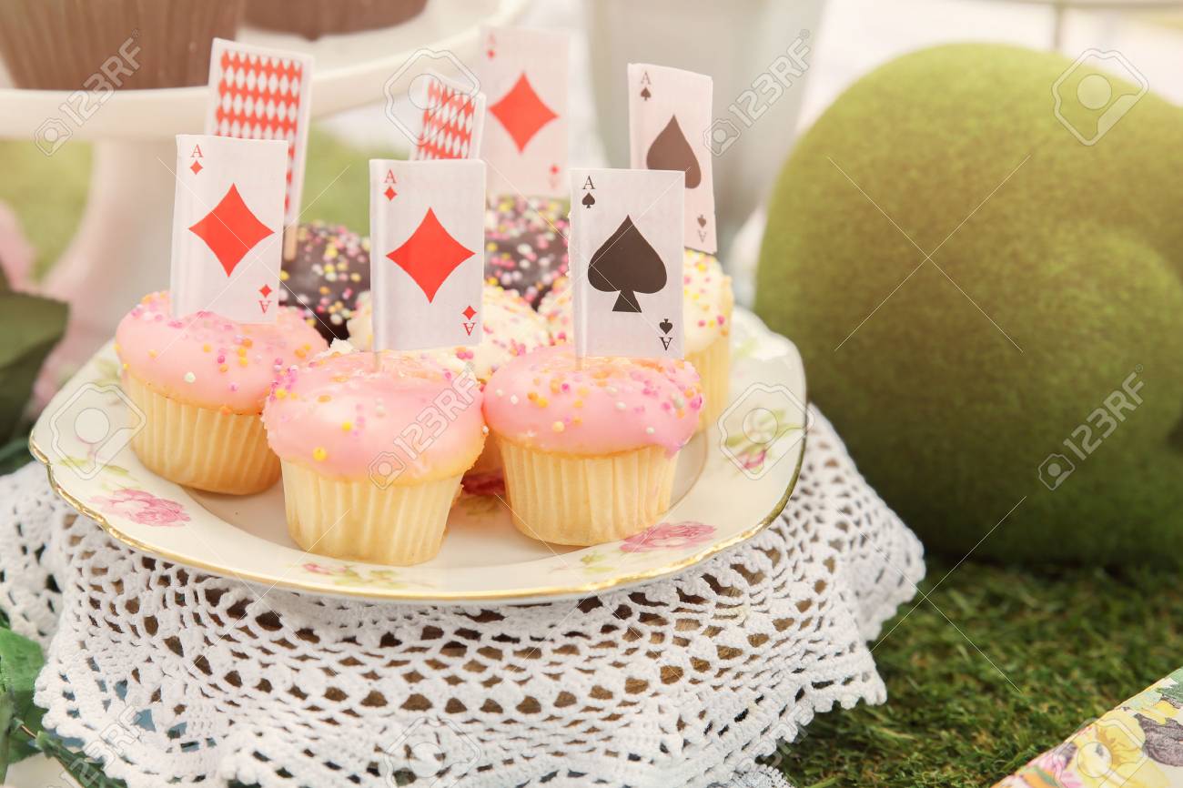 不思議の国のアリス♥️トランプケーキ