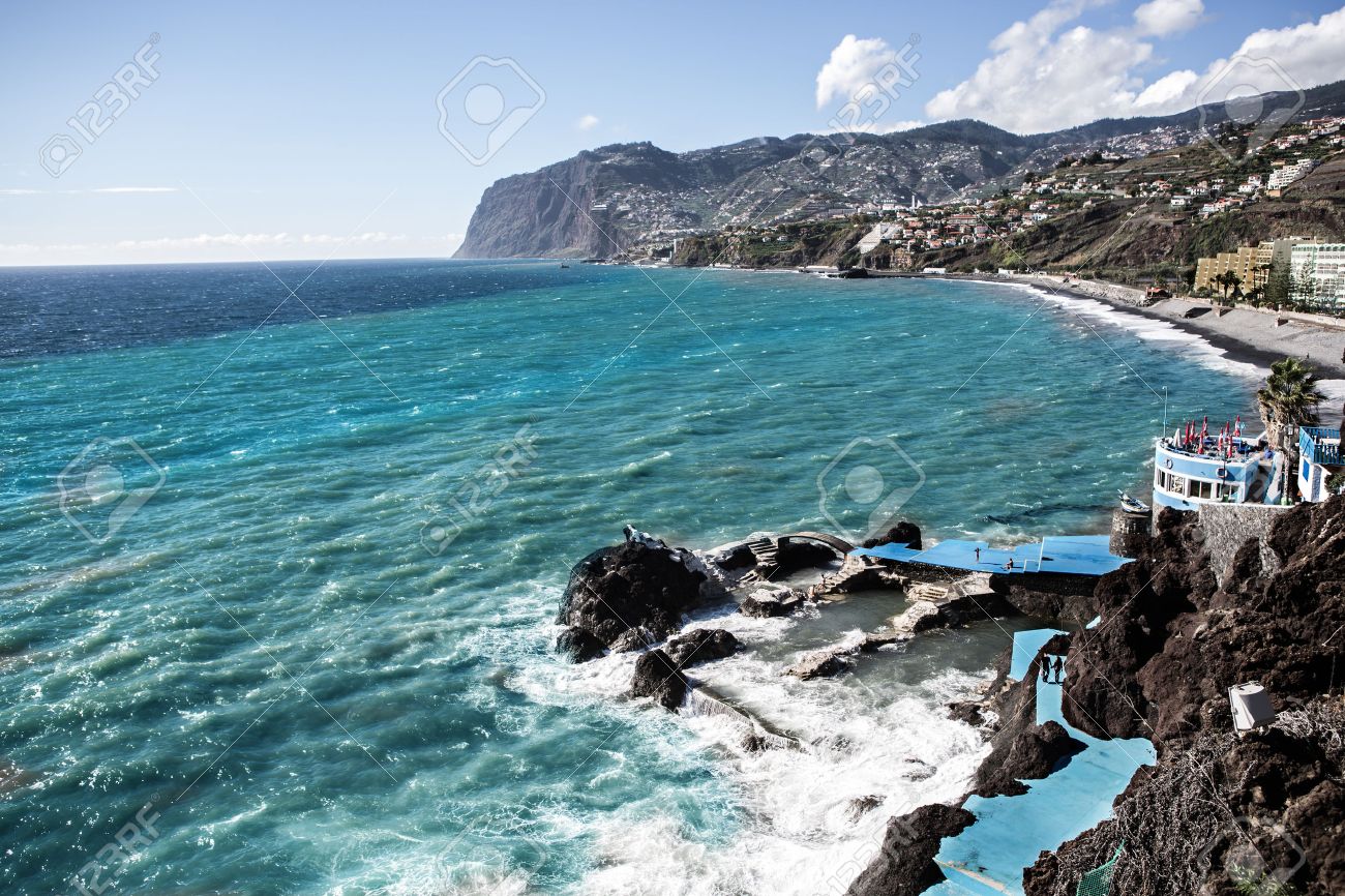 Pierre Plage De Sao Martinho Sur L Ile De Madere Au Portugal Banque D Images Et Photos Libres De Droits Image 29537912