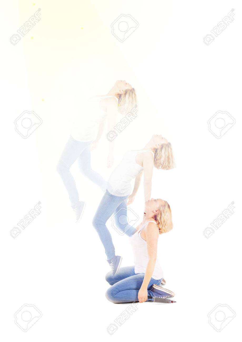Espíritu O El Alma Dejando El Cuerpo De Una Mujer Joven Fotos Retratos Imágenes Y Fotografía De Archivo Libres De Derecho Image 58918345
