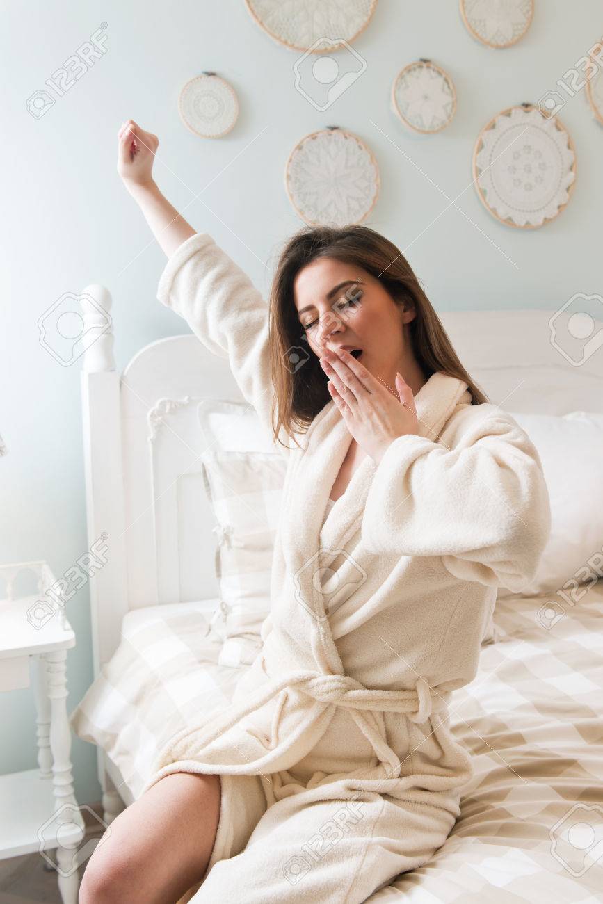 A young woman should go to bed around one in the morning 43 A young woman should go to bed around one in the morning 12