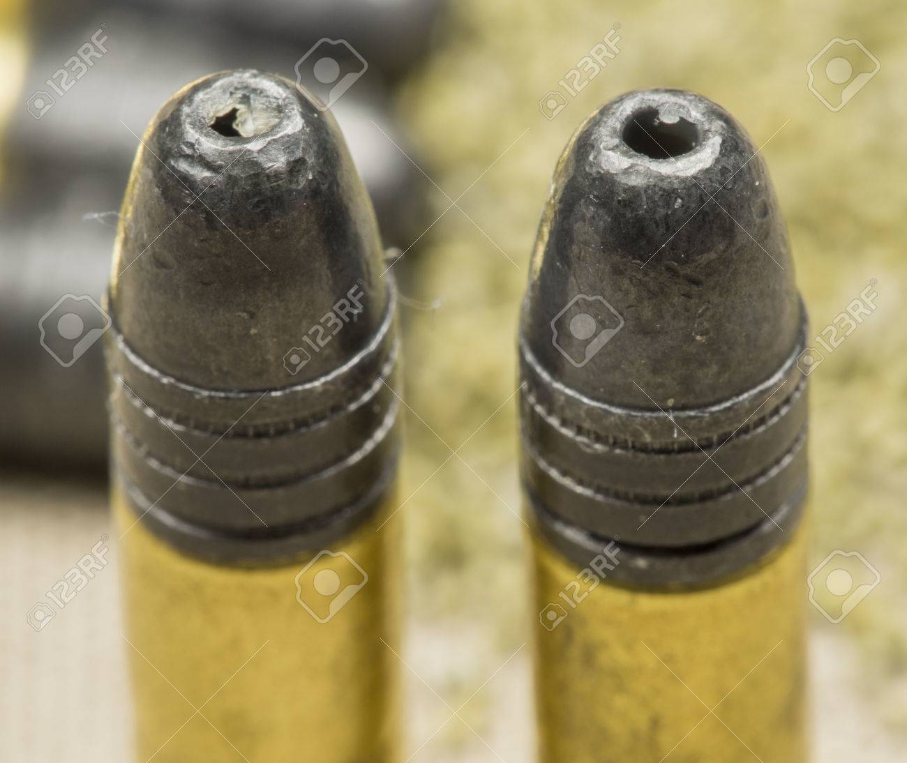 Canwas 無煙粉末 22 口径ロングライフル リムファイアー式薬きょう弾薬 の写真素材 画像素材 Image