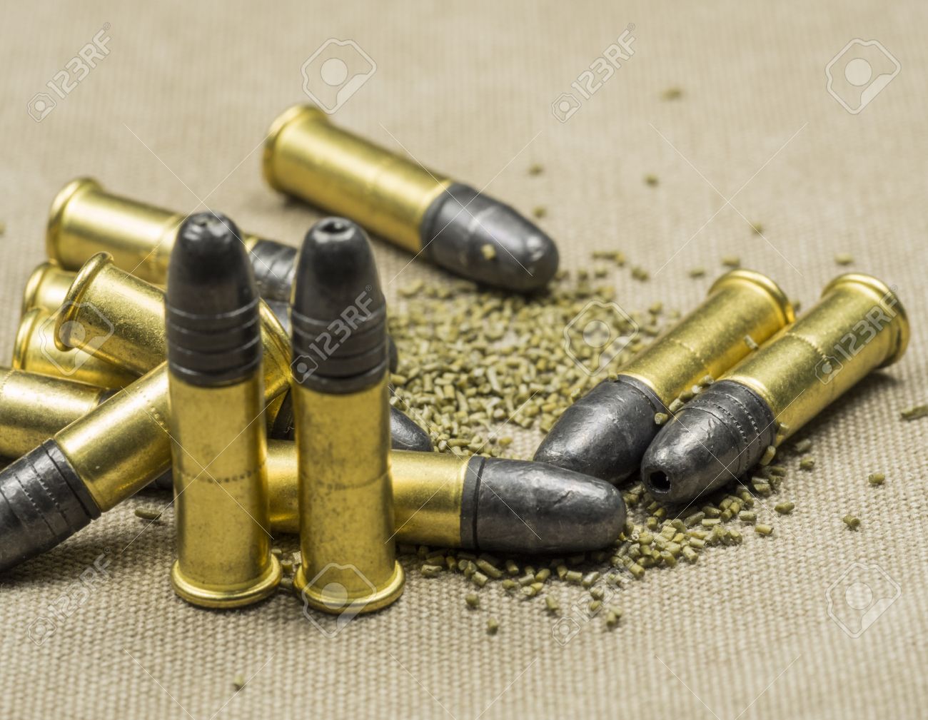 Canwas 無煙粉末 22 口径ロングライフル リムファイアー式薬きょう弾薬 の写真素材 画像素材 Image