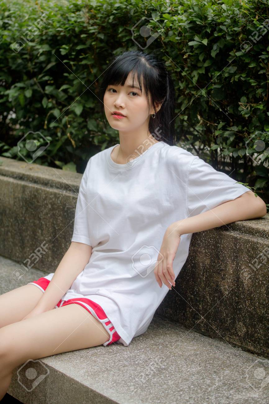 beautiful japanese teen girl