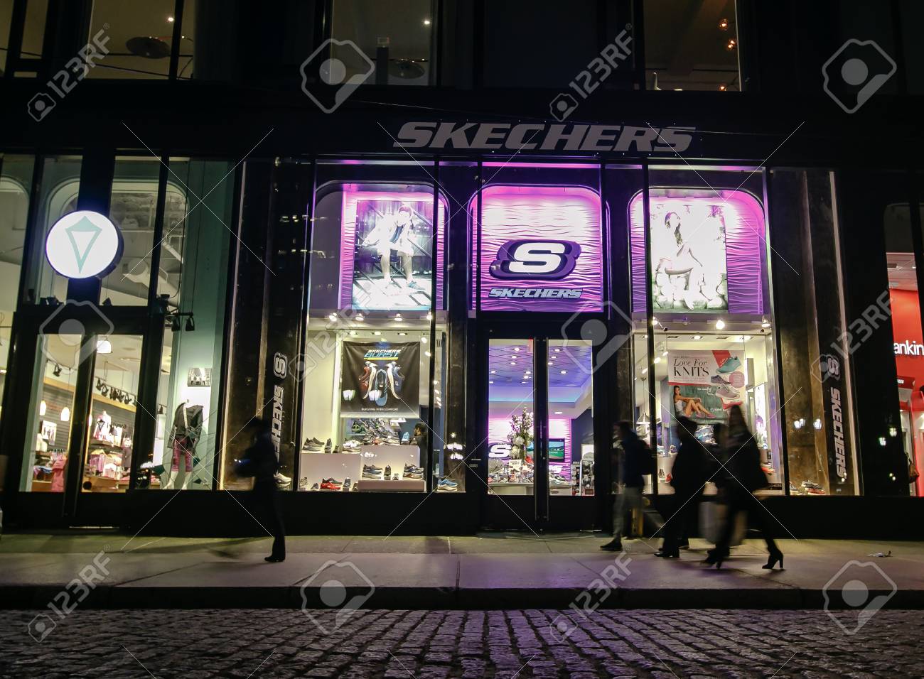 sketchers shoe store