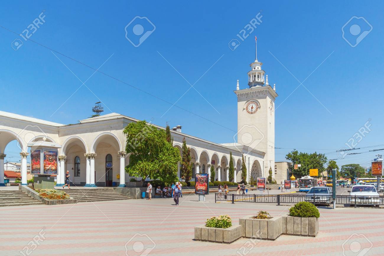 シンフェロポリ クリミア自治共和国の鉄道駅 の写真素材 画像素材 Image