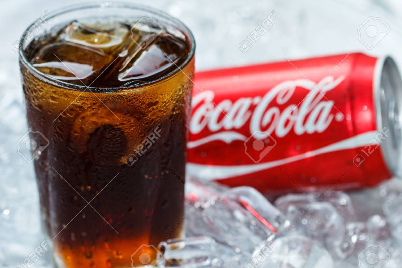 2014 liegen freibadsaison bangkok thailand 21 märz 2014 dose cocacola liegen auf eis liegen auf eis 2014 liegen freibadsaison bangkok thailand 21 märz 2014 dose cocacola liegen auf eis liegen auf eis