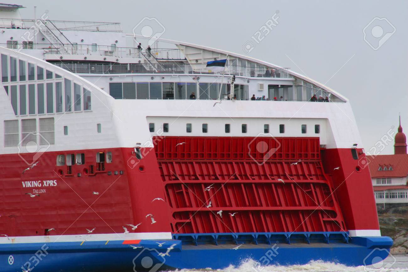 バイキング ライン Xprs フェリー エストニアの旗 Katajanoka ヘルシンキ の写真素材 画像素材 Image