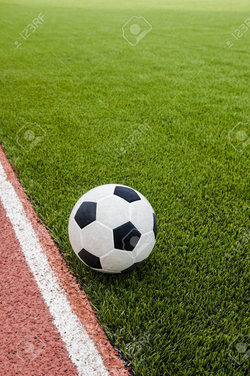 サッカーは スタジアムの人工芝サッカー場です の写真素材 画像素材 Image サッカーは スタジアムの人工芝サッカー場です の写真素材 画像素材 Image