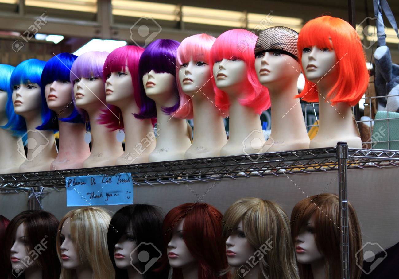 ビクトリア マーケット メルボルン オーストラリアでカラフルなウィッグ ショップ の写真素材 画像素材 Image