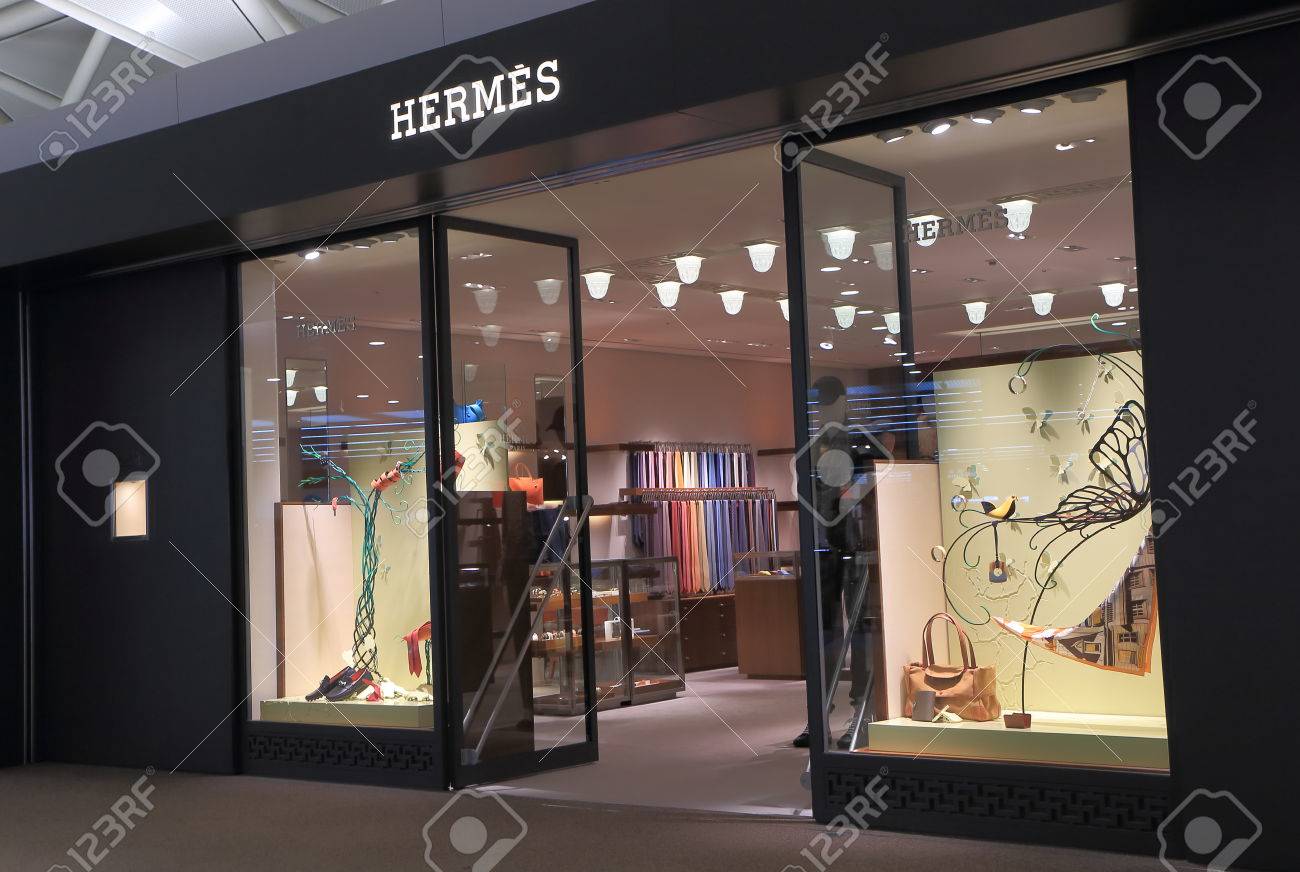 名古屋 14 年 9 月 27 日 エルメス ショップ レザー アクセサリー香水 高級品に特化したフランスのメーカー の写真素材 画像素材 Image 名古屋 14 年 9 月 27 日 エルメス ショップ レザー アクセサリー香水 高級品に特化したフランスのメーカー の写真素材 画像素材 Image