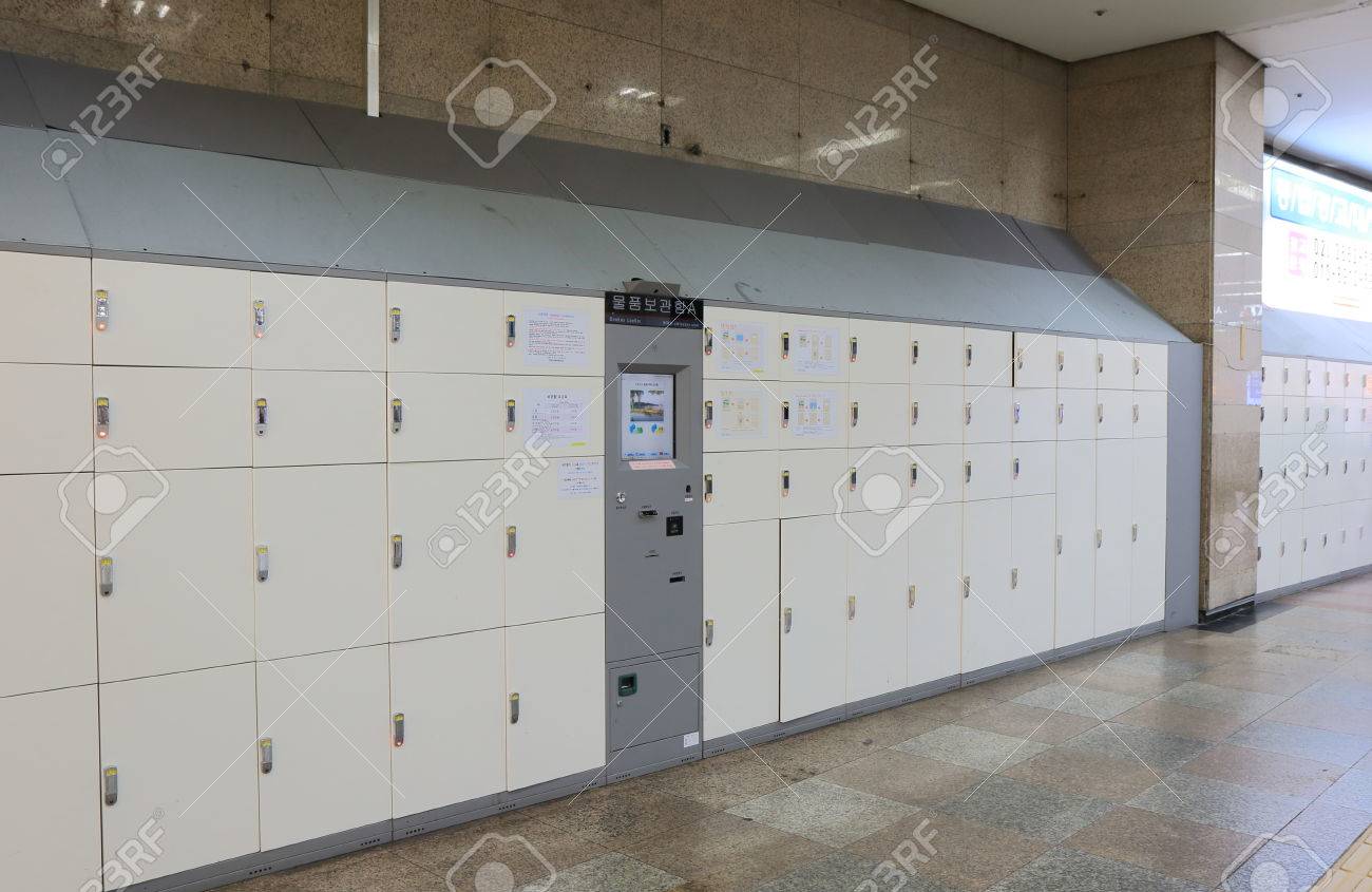 서울 - 2016 년 10 월 23 일 : 서울 지하철 코인 로커. 로열티 무료 사진, 그림, 이미지 그리고 스톡포토그래피. Image  73875942