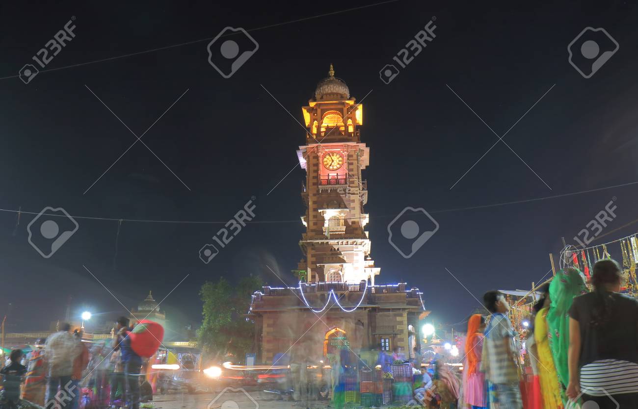 サンダールストリートナイトマーケットジョドプルインド の写真素材 画像素材 Image