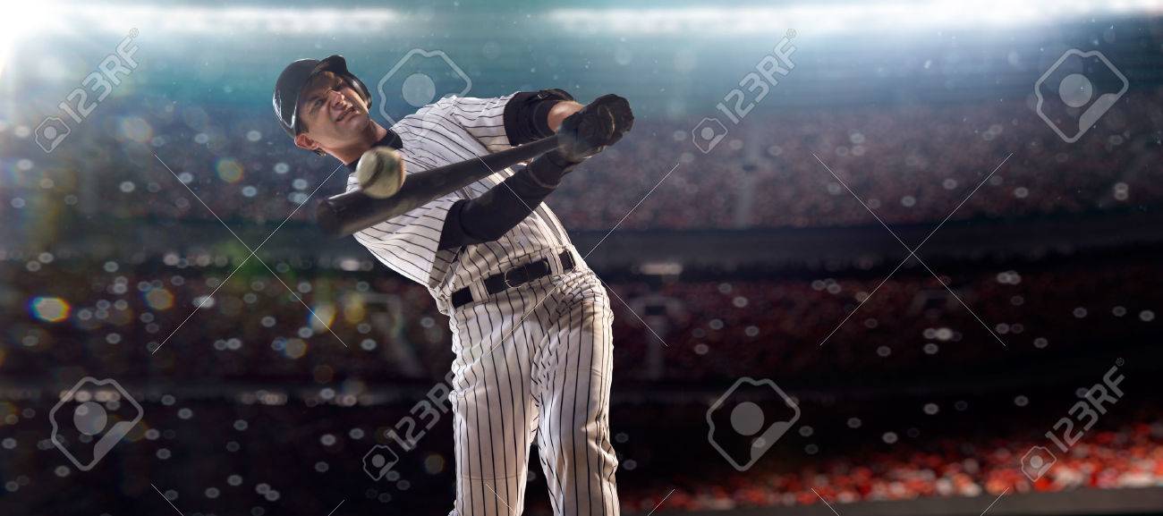 Jugador de béisbol profesional en la acción en Grand Arena Foto de archivo - 35692051 Jugador de béisbol profesional en la acción en Grand Arena Foto de archivo - 35692051