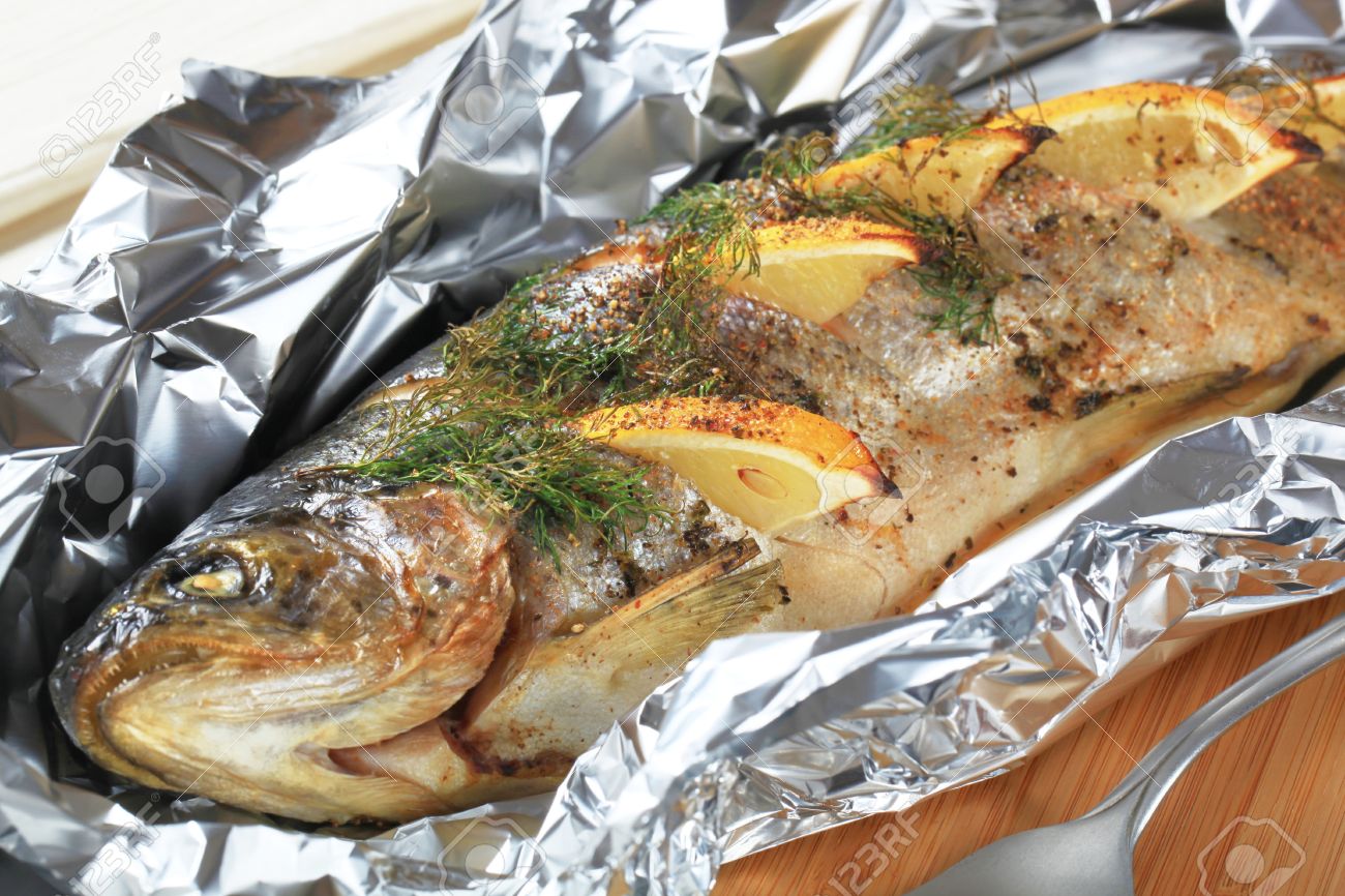 オーブン焼きレモンとディルを詰めたマス の写真素材 画像素材 Image 1518