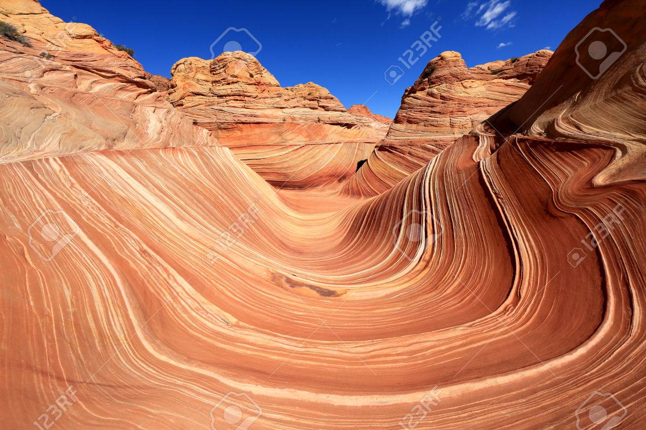 波 アリゾナ州グランドキャニオンの岩の形成 朱色の崖 アメリカ合衆国でパリア キャニオン州立公園 の写真素材 画像素材 Image