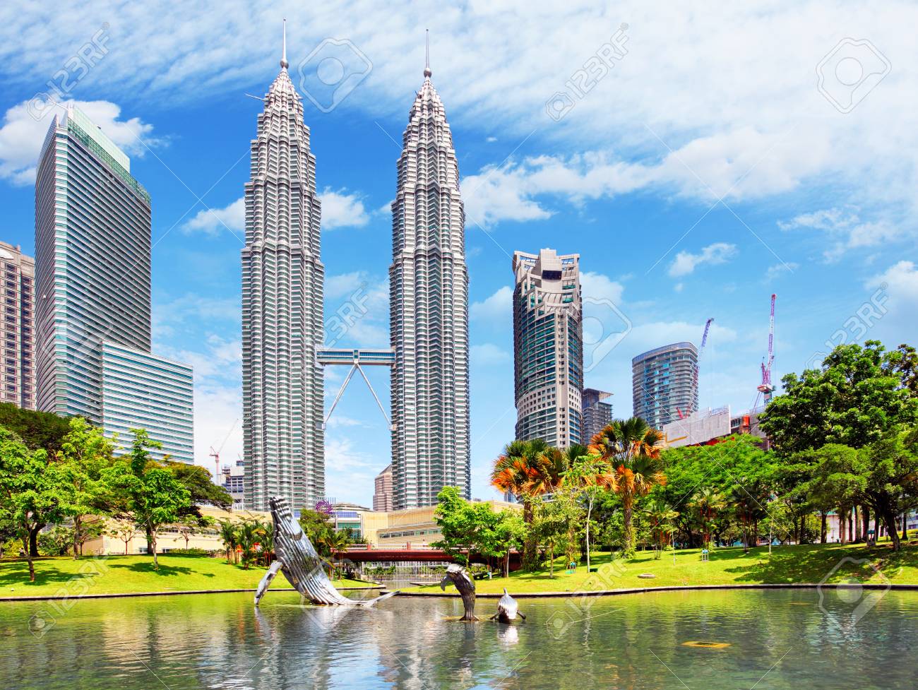 KUALA LUMPUR, MALAYSIA - Ferbruary 5: Petronas Towers on February 5, 2016 in Kuala Lumpur, Malaysia.Petronas Towers is the tallest buildings in the world from 1998 to 2004 - 59200239 KUALA LUMPUR, MALAYSIA - Ferbruary 5: Petronas Towers on February 5, 2016 in Kuala Lumpur, Malaysia.Petronas Towers is the tallest buildings in the world from 1998 to 2004 - 59200239