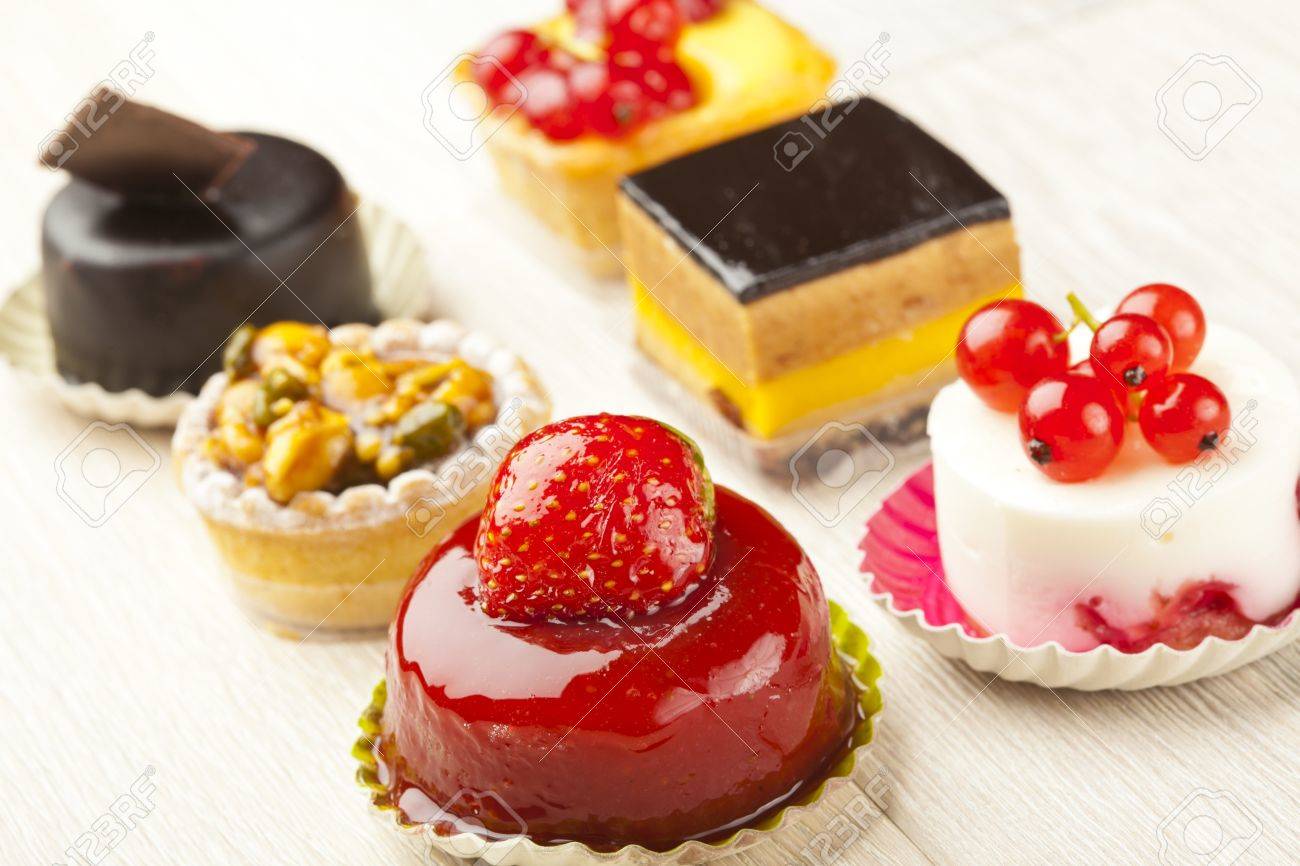 Autre Sorte De Patisserie Belle Petits Gateaux Sucres Colores Banque D Images Et Photos Libres De Droits Image