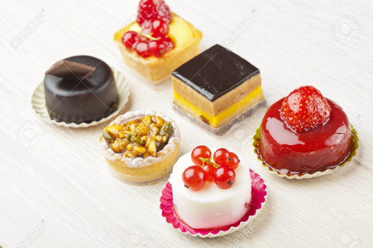 Autre Sorte De Patisserie Belle Petits Gateaux Sucres Colores Banque D Images Et Photos Libres De Droits Image