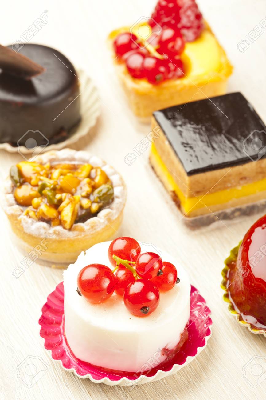Autre Sorte De Patisserie Belle Petits Gateaux Sucres Colores Banque D Images Et Photos Libres De Droits Image