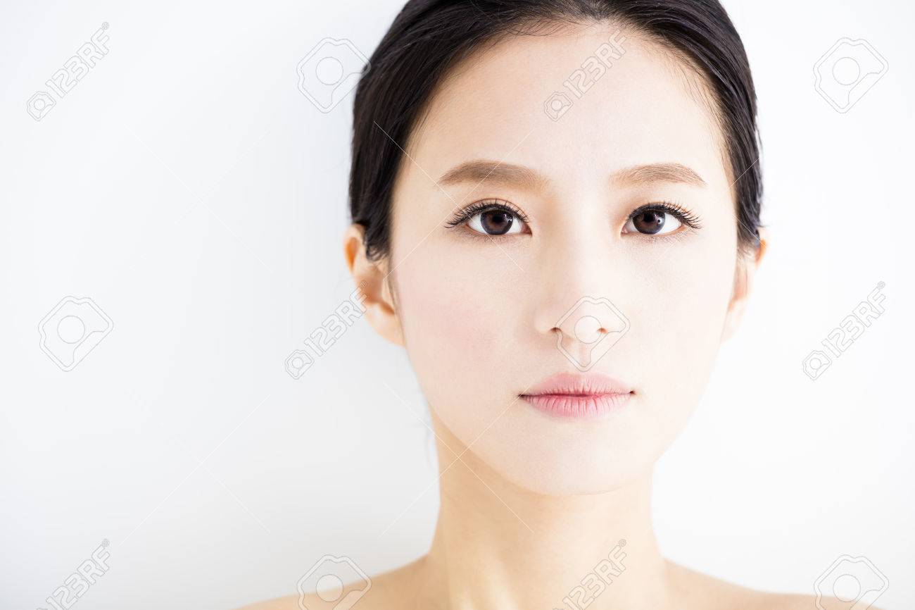 closeup beautiful young woman face - 52904241 closeup beautiful young woman face - 52904241