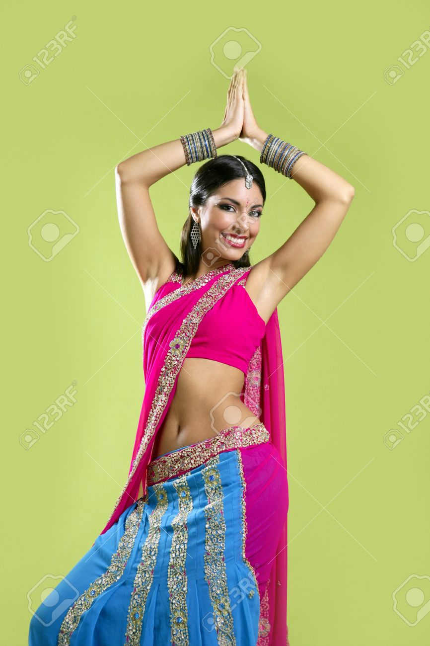 Brunette Bollywood Goddess Dances Erotic tube Brunette Bollywood Goddess Dances