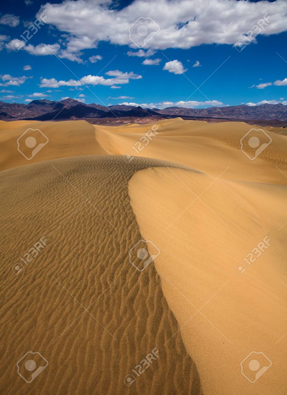 デスバレー国立公園カリフォルニア州メスキート砂丘砂漠 の写真素材 画像素材 Image