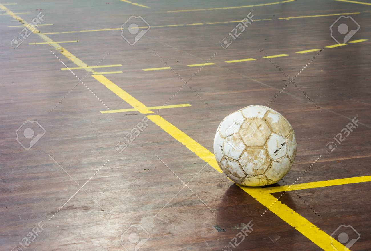 古い フットサル コート 屋内スポーツ スタジアム の写真素材 画像素材 Image