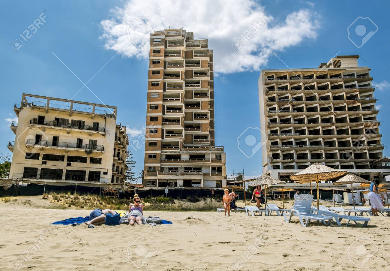 https://previews.123rf.com/images/toshket/toshket1607/toshket160700019/61816520-24-mai-h%C3%B4tels-2016-famagusta-abandoned-et-la-plage-de-varosha-%C3%A0-famagouste-northern-chypre-.jpg