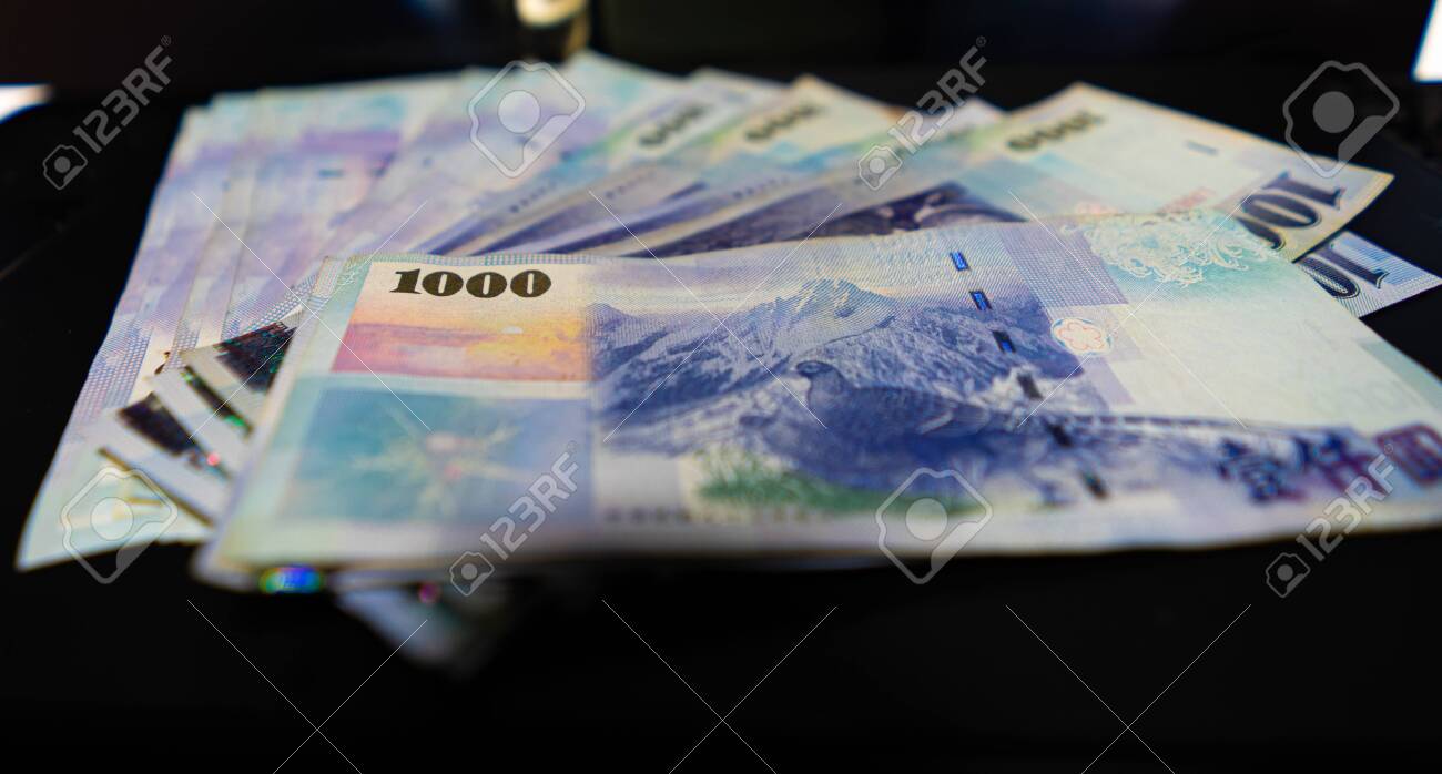 1000 새로운 대만 달러, 대만 돈, 대만 통화. 로열티 무료 사진, 그림, 이미지 그리고 스톡포토그래피. Image 135421869