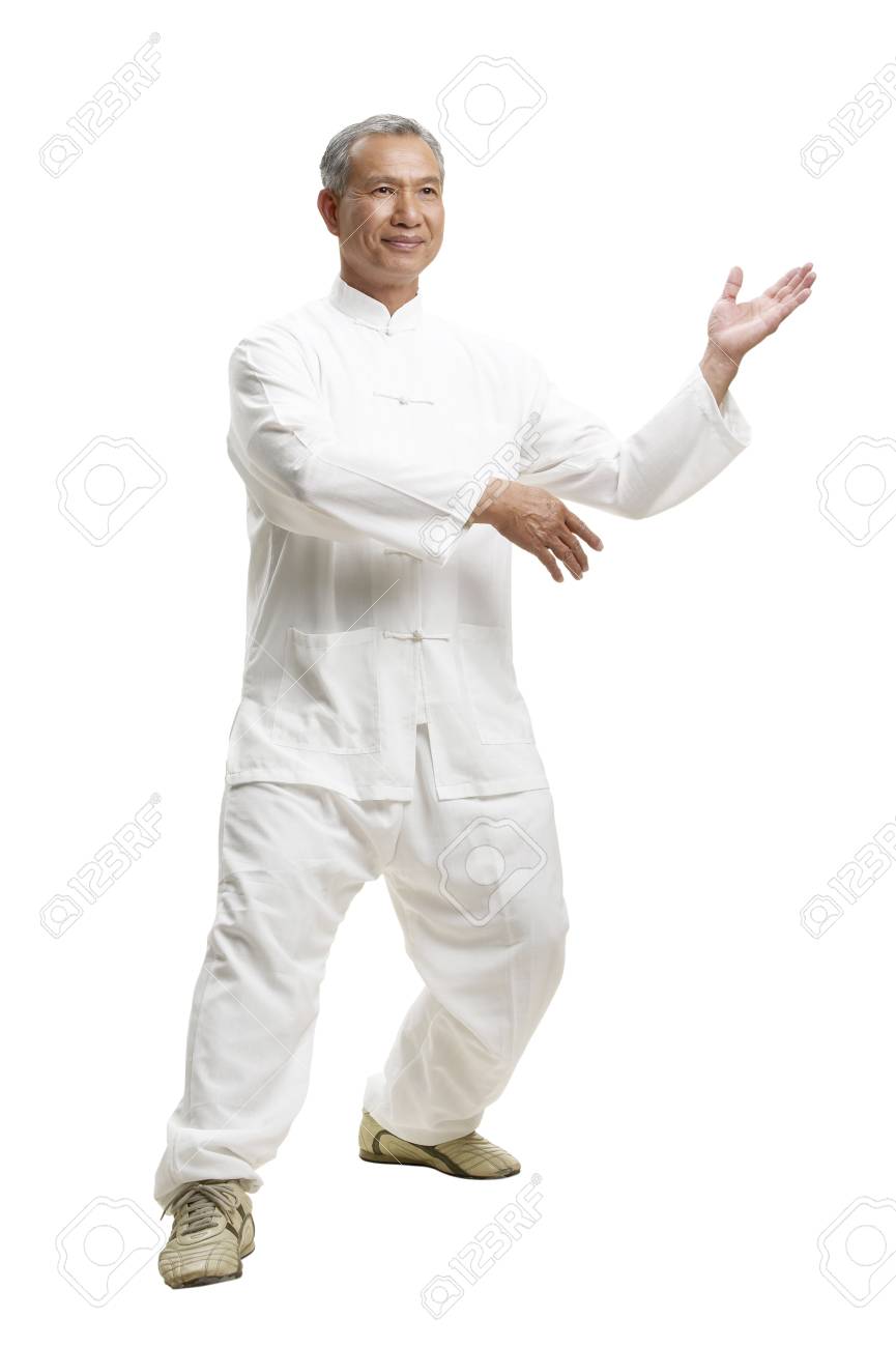 太極拳の服を着て 年配の男性の肖像画 の写真素材 画像素材 Image 太極拳の服を着て 年配の男性の肖像画 の写真素材 画像素材 Image
