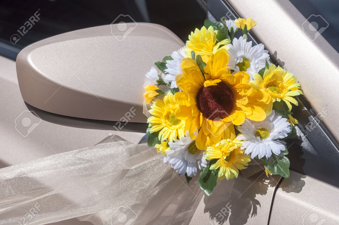 Wedding car decoration with artificial flower