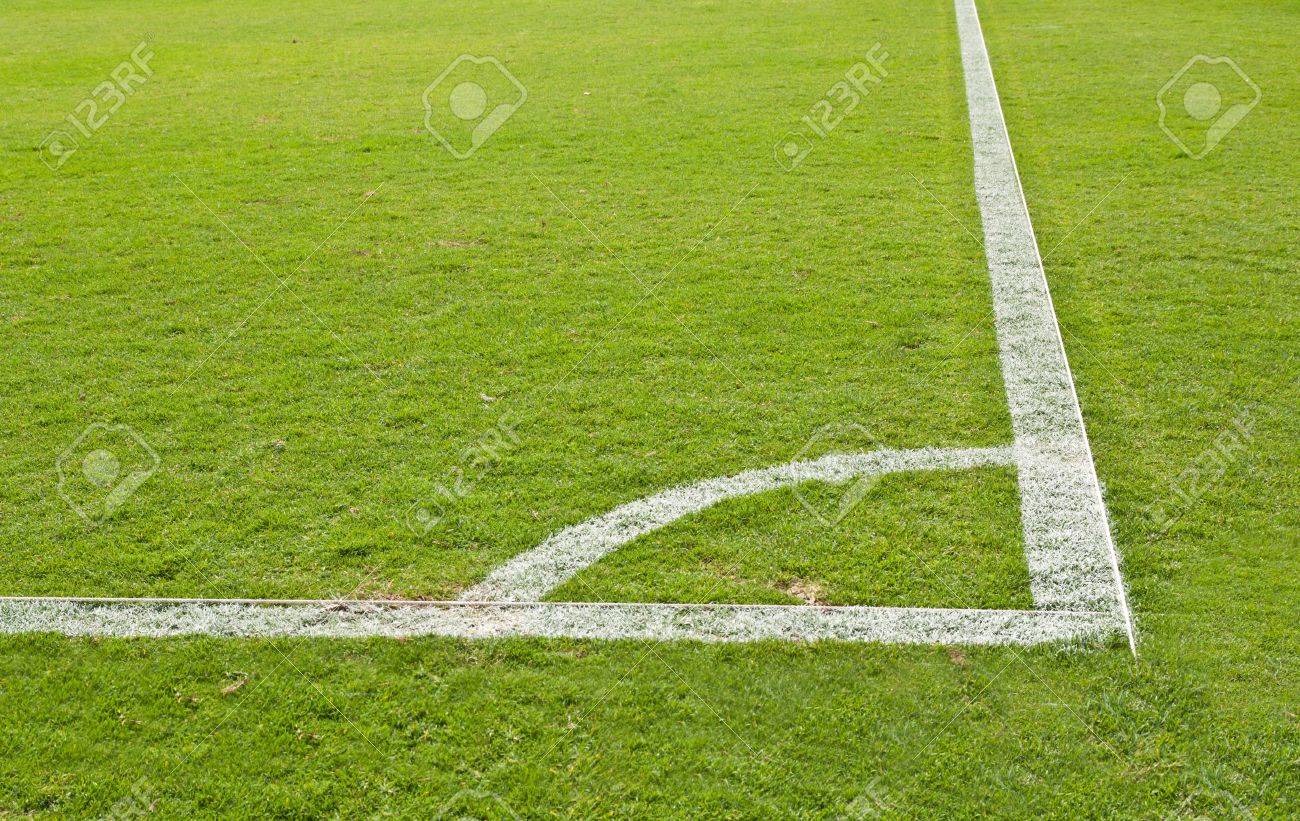 fußballplatz auf grünem gras stadionsarena grünem gras und fußballplatz ecke standardbild 12062716 und lizenzfreie fotos bilder fußballplatz auf grünem gras stadionsarena grünem gras und fußballplatz ecke standardbild 12062716 und lizenzfreie fotos bilder