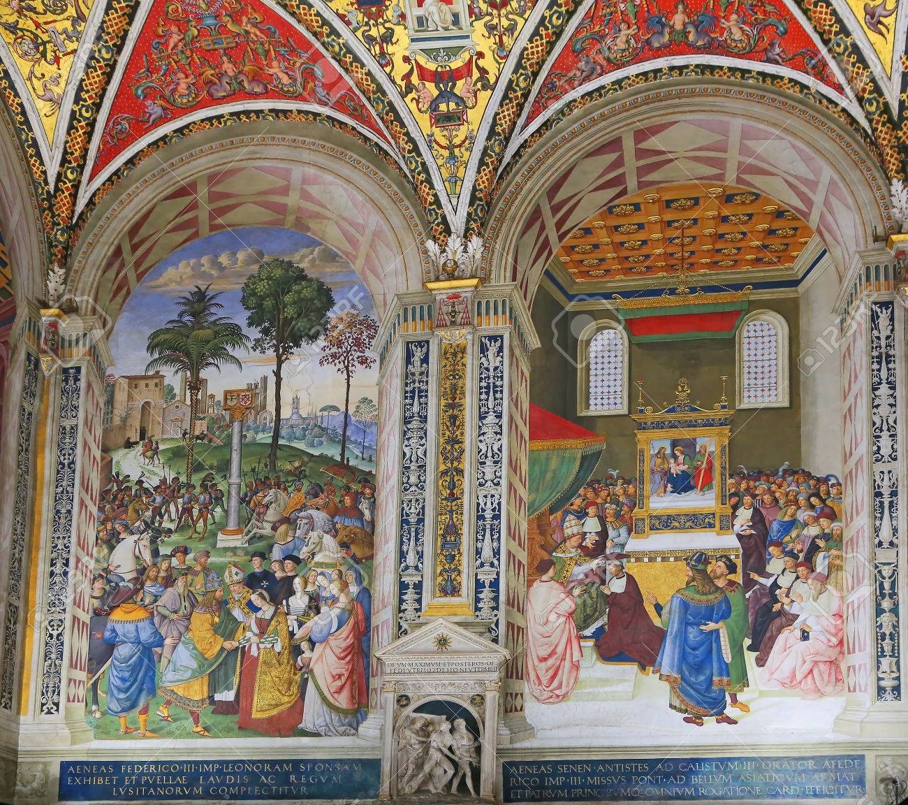 シエナ大聖堂ピッコロミーニ図書館でピントゥリッキオのフレスコ画の