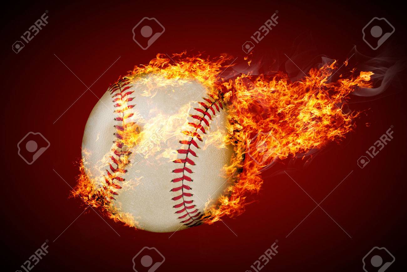 火の野球ボールを飛んでください の写真素材 画像素材 Image