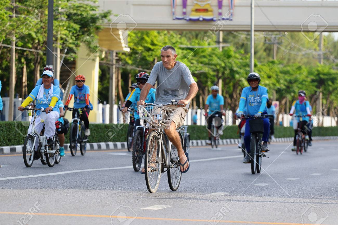 バンコク タイ王国 8 月 16 日 15 Queen シリキット ママ彼女の 歳の誕生日をマークするための自転車 女王 はまた 国民の祝日 Mothera として祝われる 8 月 12 日の誕生日 S 日タイで の写真素材 画像素材 Image 4405
