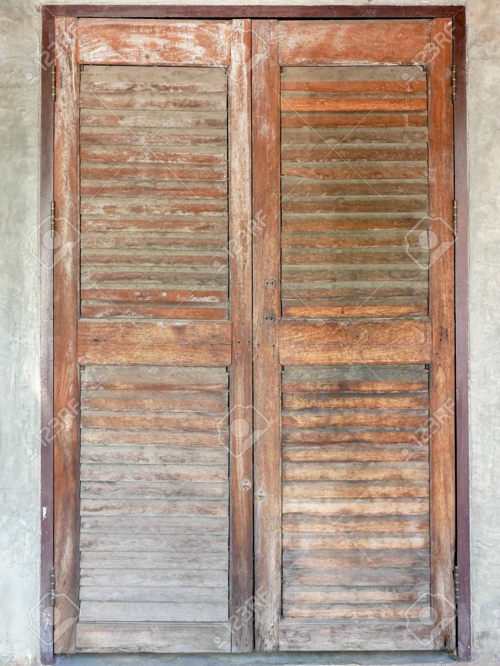 old wooden old doors background texture foto royalty free gravuras