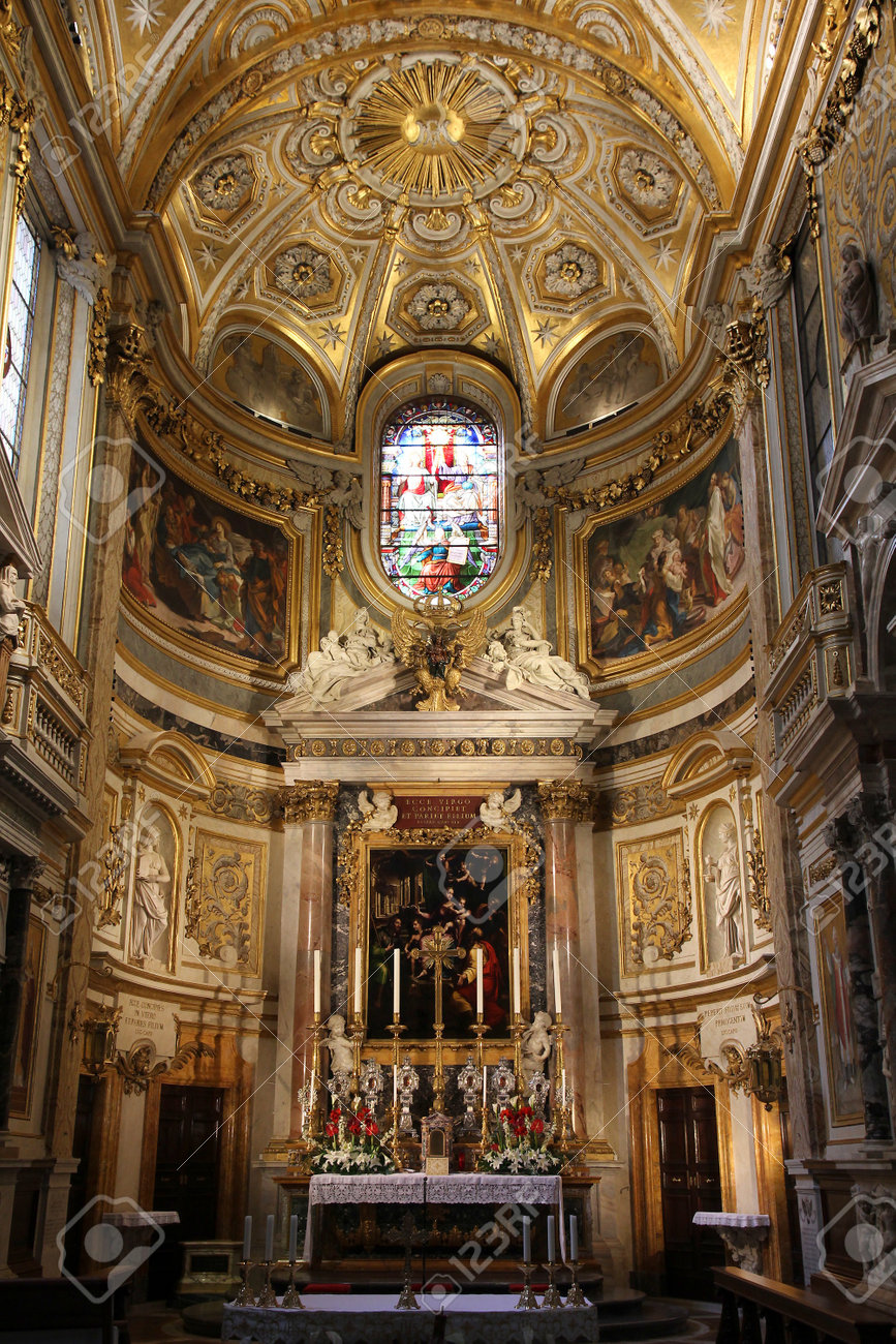 Rome - Kerk Van Santa Maria Dell Anima \'. Katholieke Kerk Interieur ... Rome - Kerk Van Santa Maria Dell Anima \'. Katholieke Kerk Interieur ...