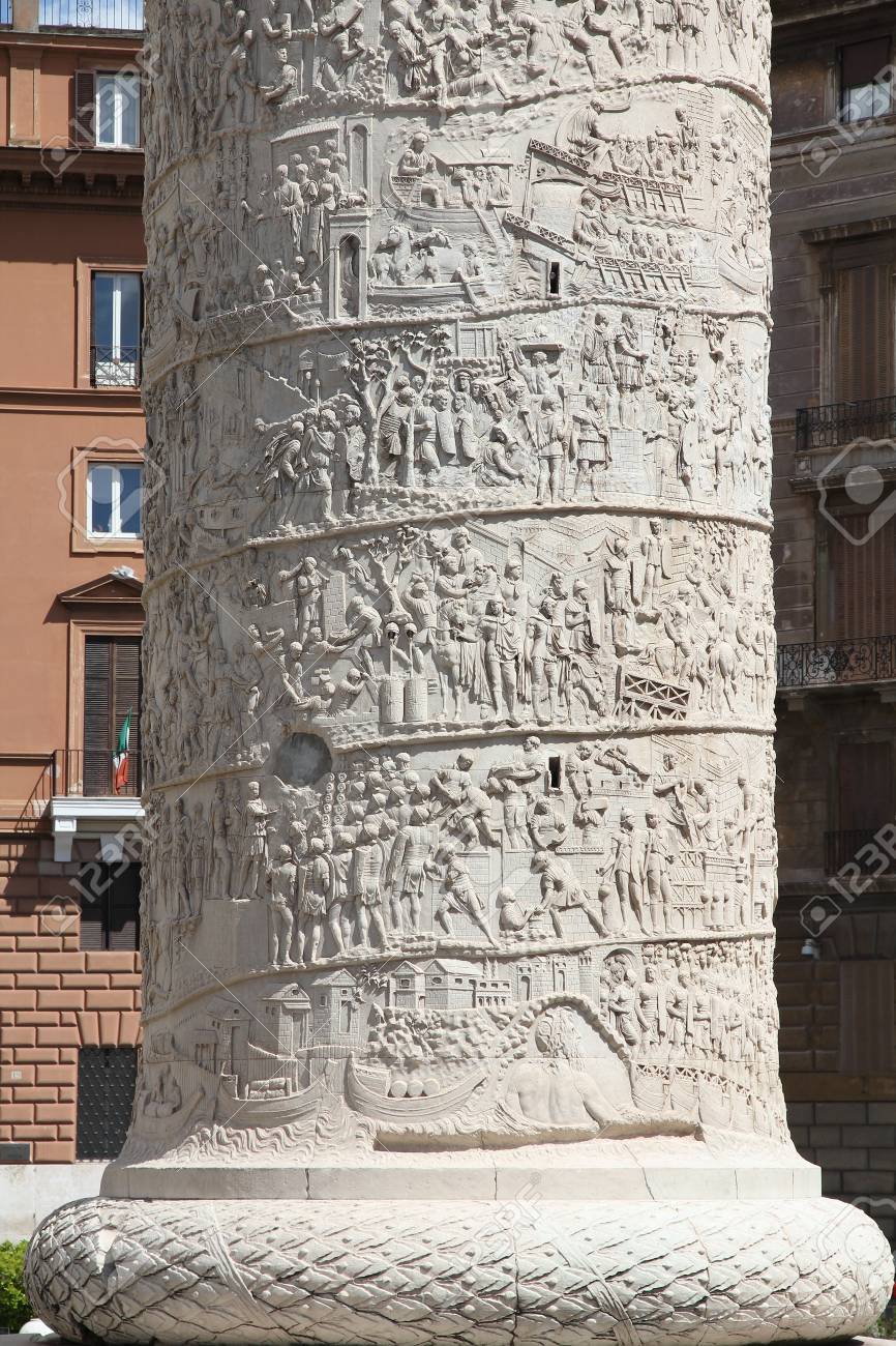 ローマ イタリア 有名なトラヤヌスの記念柱 古い記念碑 の写真素材 画像素材 Image