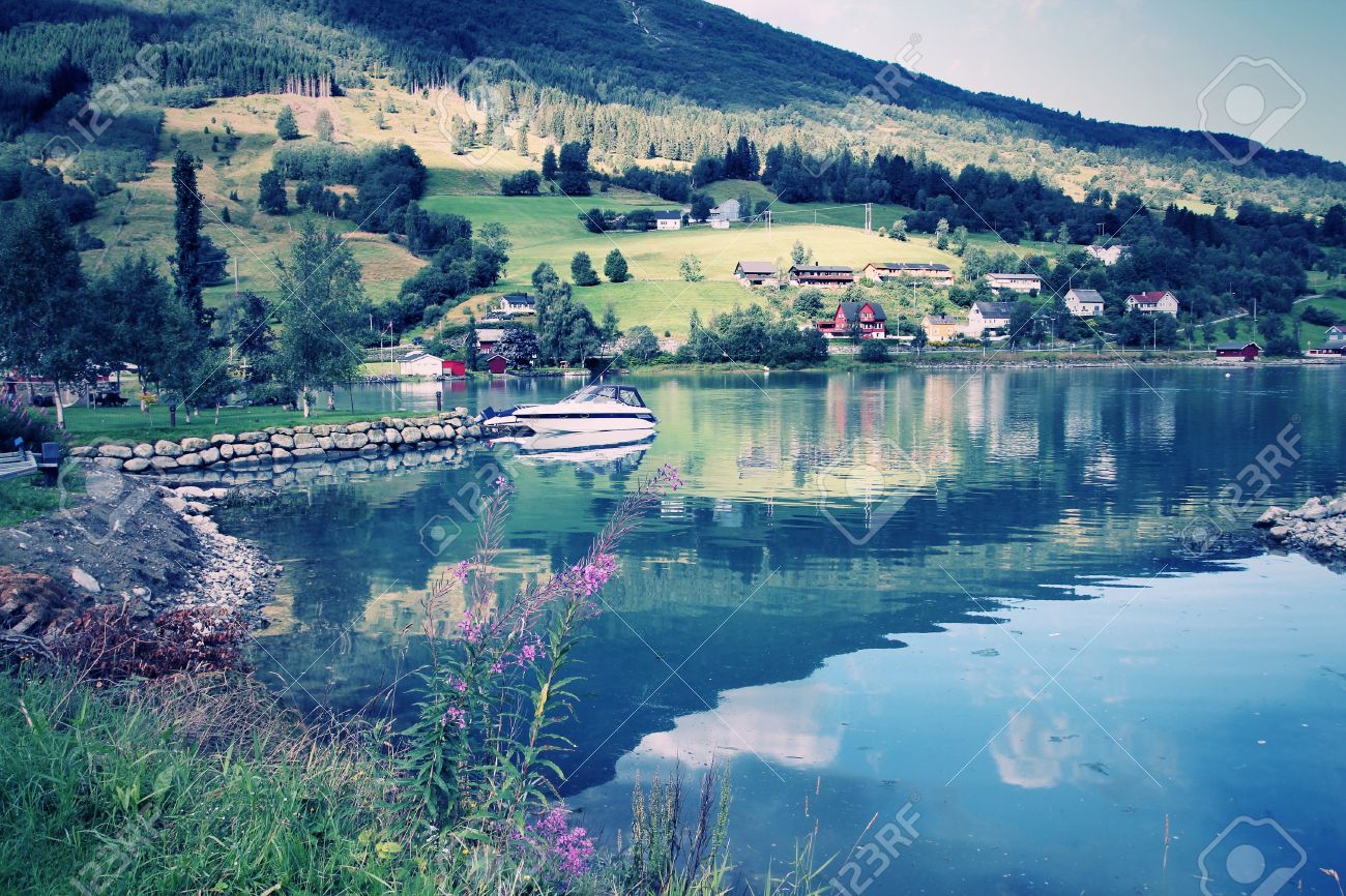 ソグン オ フィヨーラネ県郡 Nordfjord オルデン ノルウェーでの釣り港 の写真素材 画像素材 Image ソグン オ フィヨーラネ県郡 Nordfjord オルデン ノルウェーでの釣り港 の写真素材 画像素材 Image