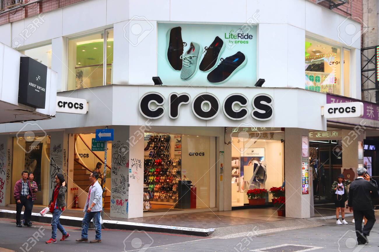 crocs stock
