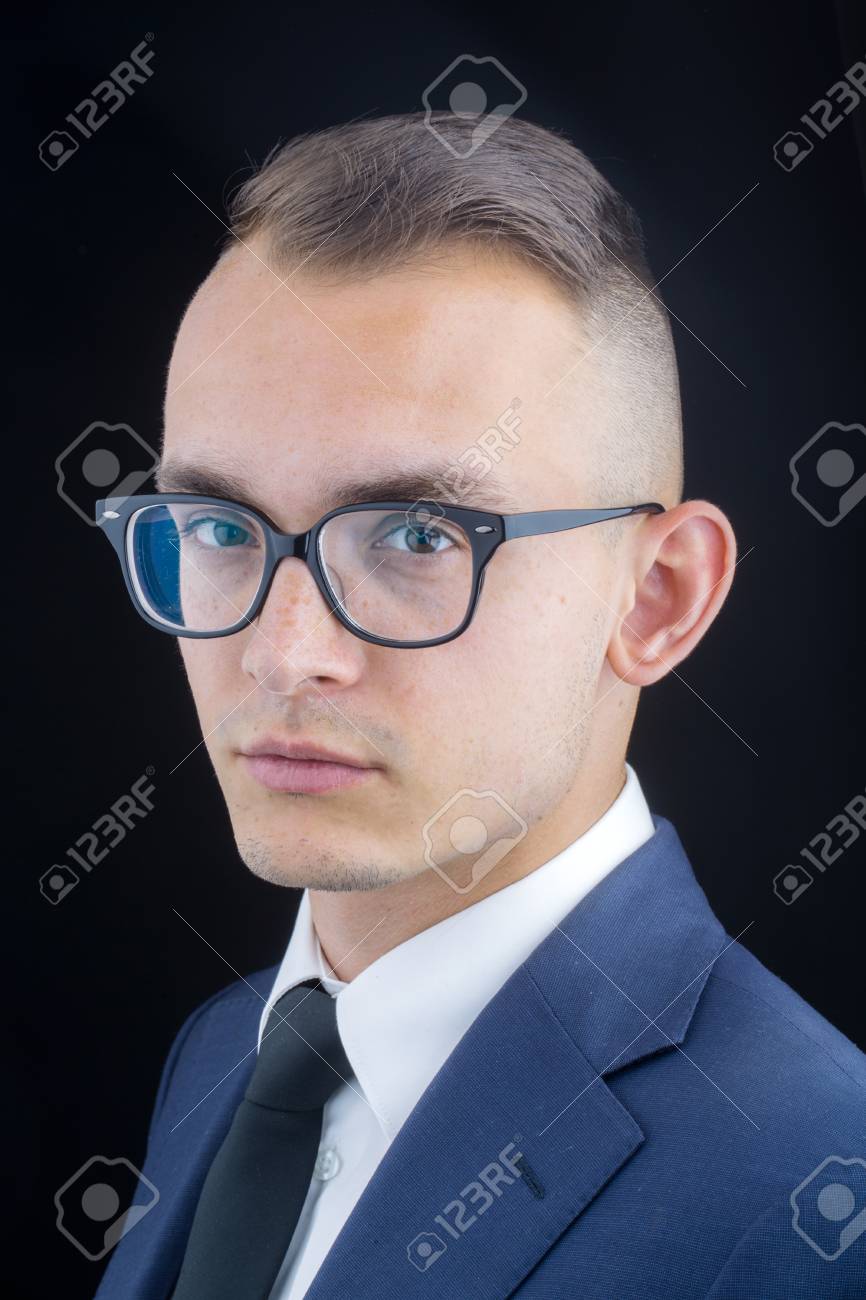 Homme avec des lunettes Clearance