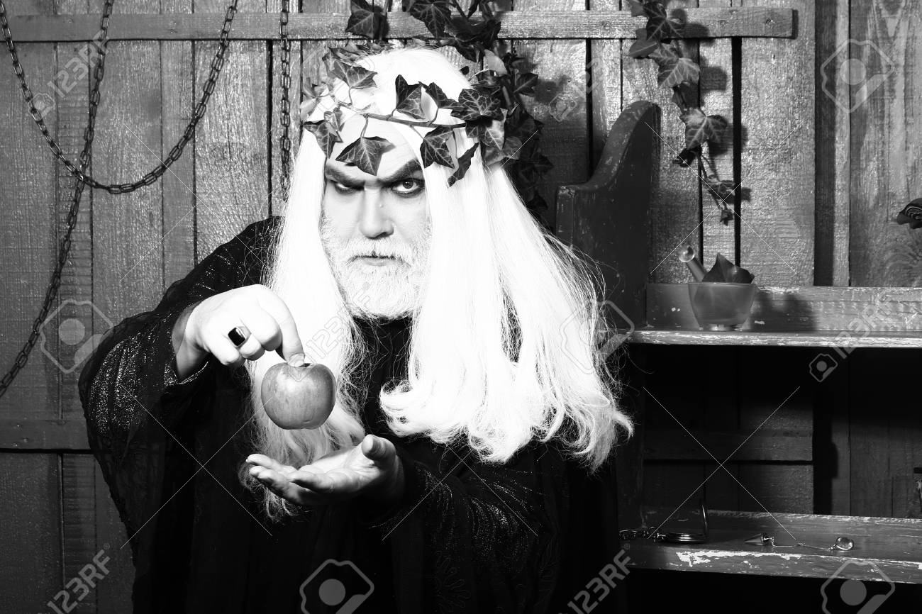 古代ギリシャ神話の魔法。ゼウス神やエンチャントされているアップルは 