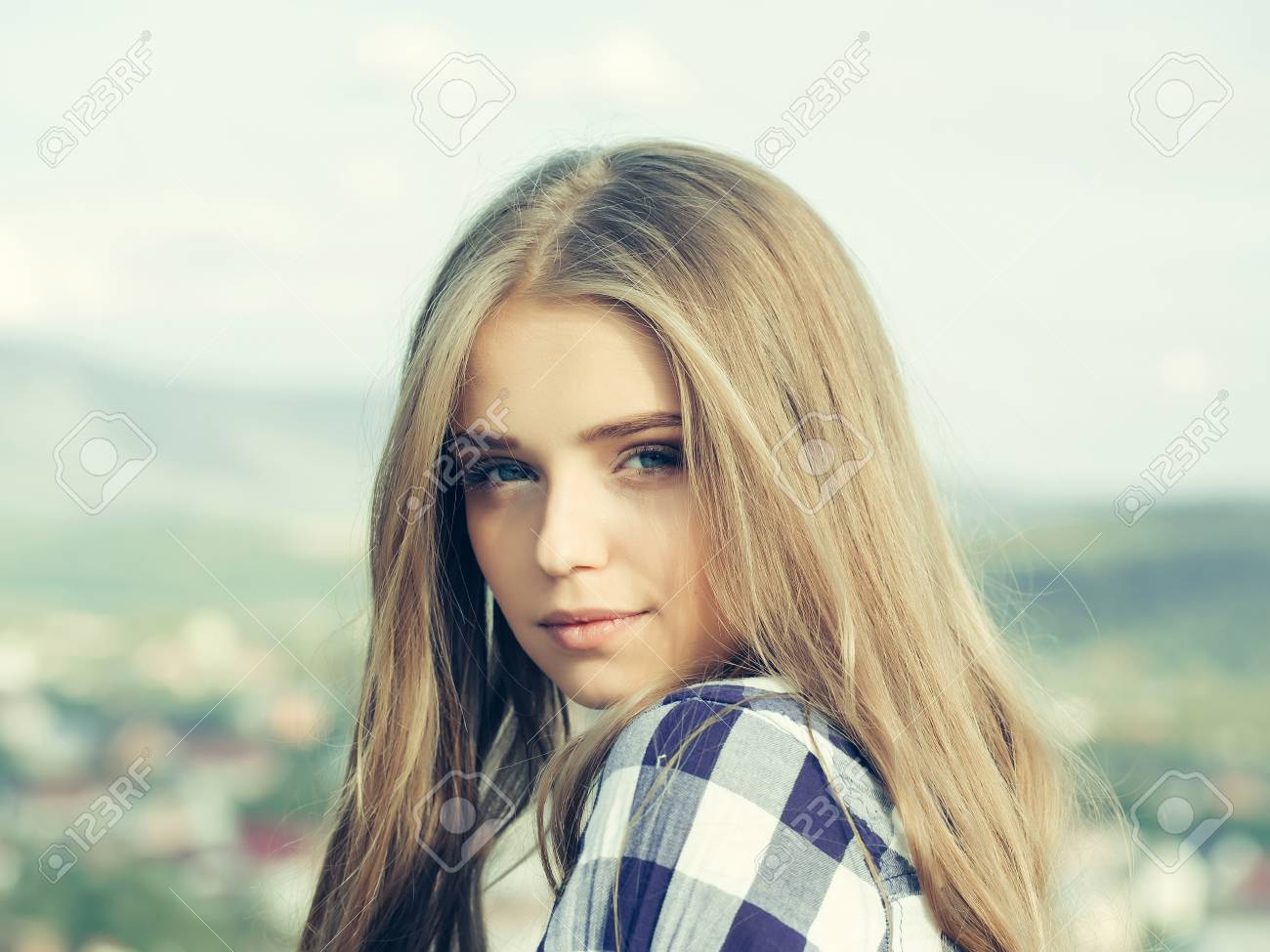 Belle Fille Aux Yeux Bleus Elitecorsaddbard Over Blog Com