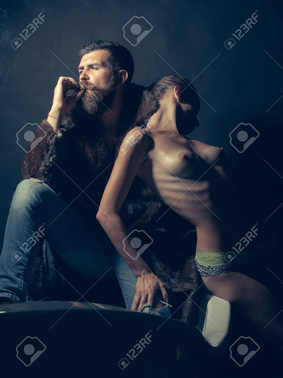 Hot naked woman on bes Uncensored porn post