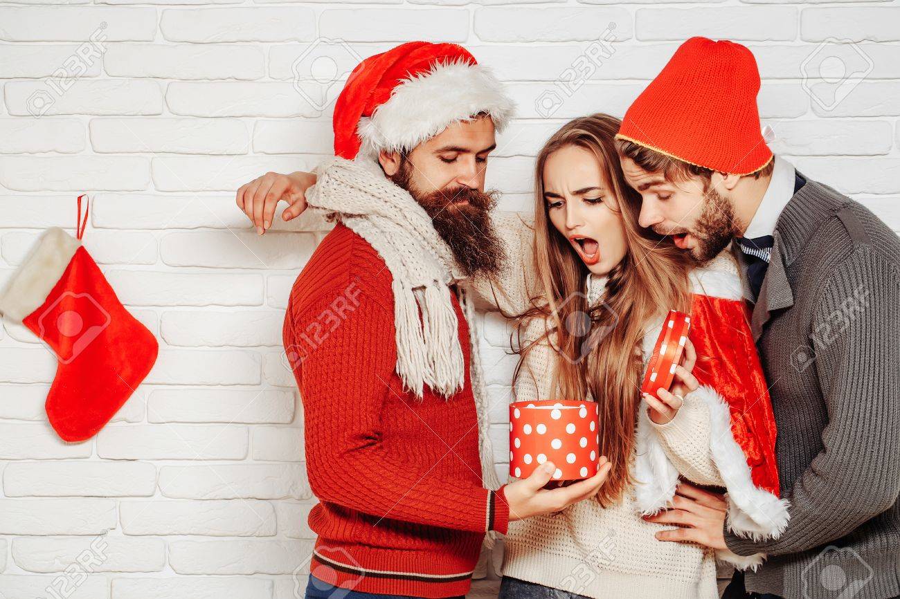 Schönheit im Weihnachtskostüm Schönheit im Weihnachtskostüm