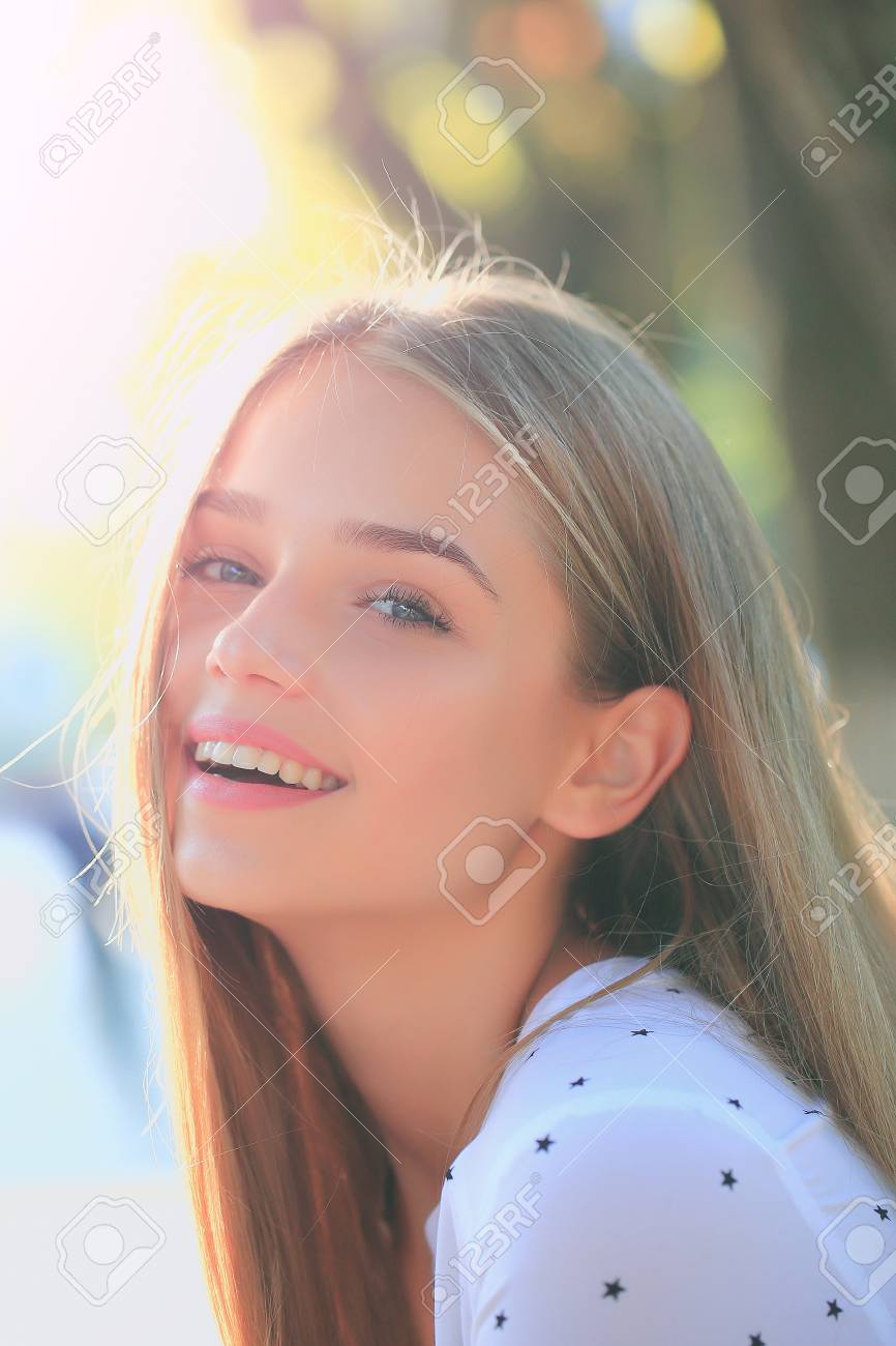 Pictures Of Blonde Girls